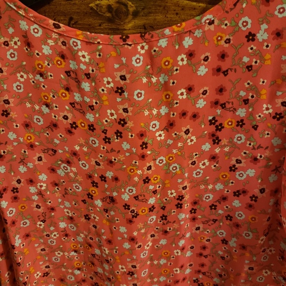 Floral blouse - Picture 3 of 3